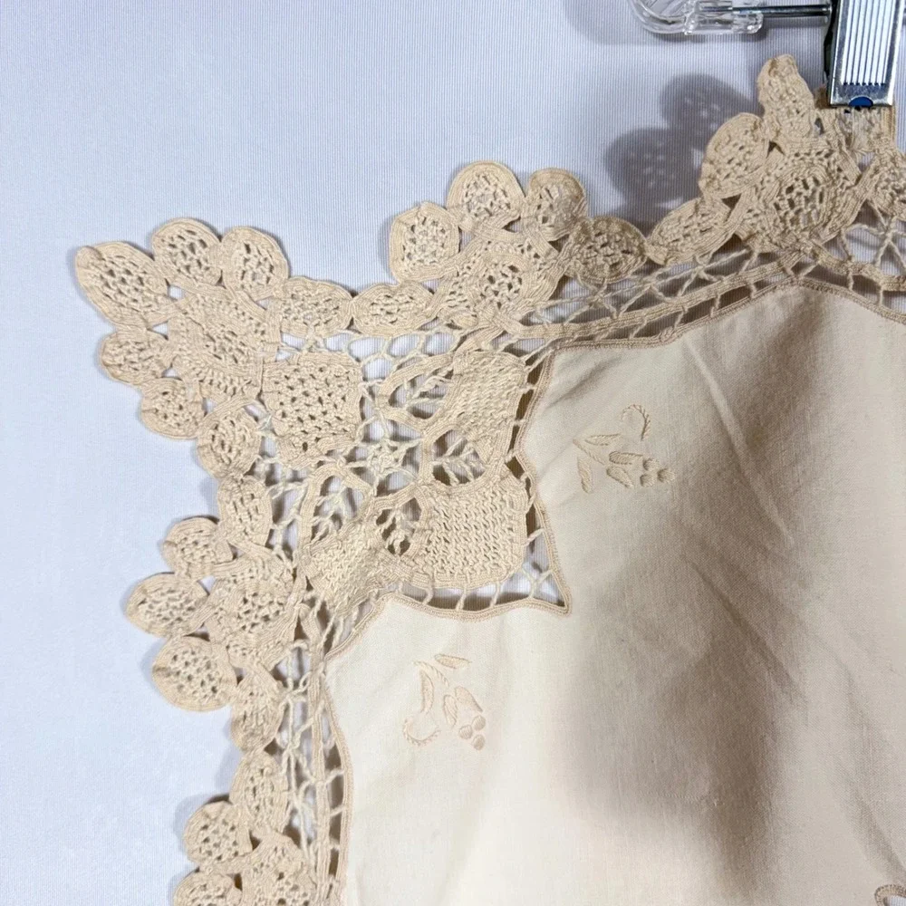 Vtg Linen Tea Tablecloth Handmade Crochet Lace Trim Cutwork Embroidery Cream